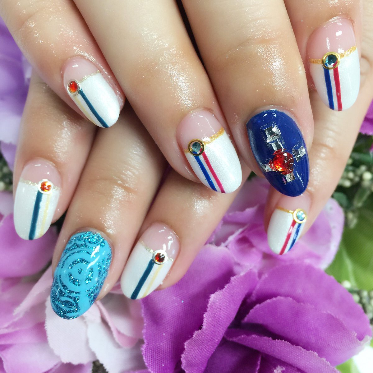 ナイスネイル池袋 血界戦線 スティーブン レオモチーフ 神々の義眼と十字架を片手に一本ずつ入れました モチーフネイル 血界戦線 レオナルド スティーブン