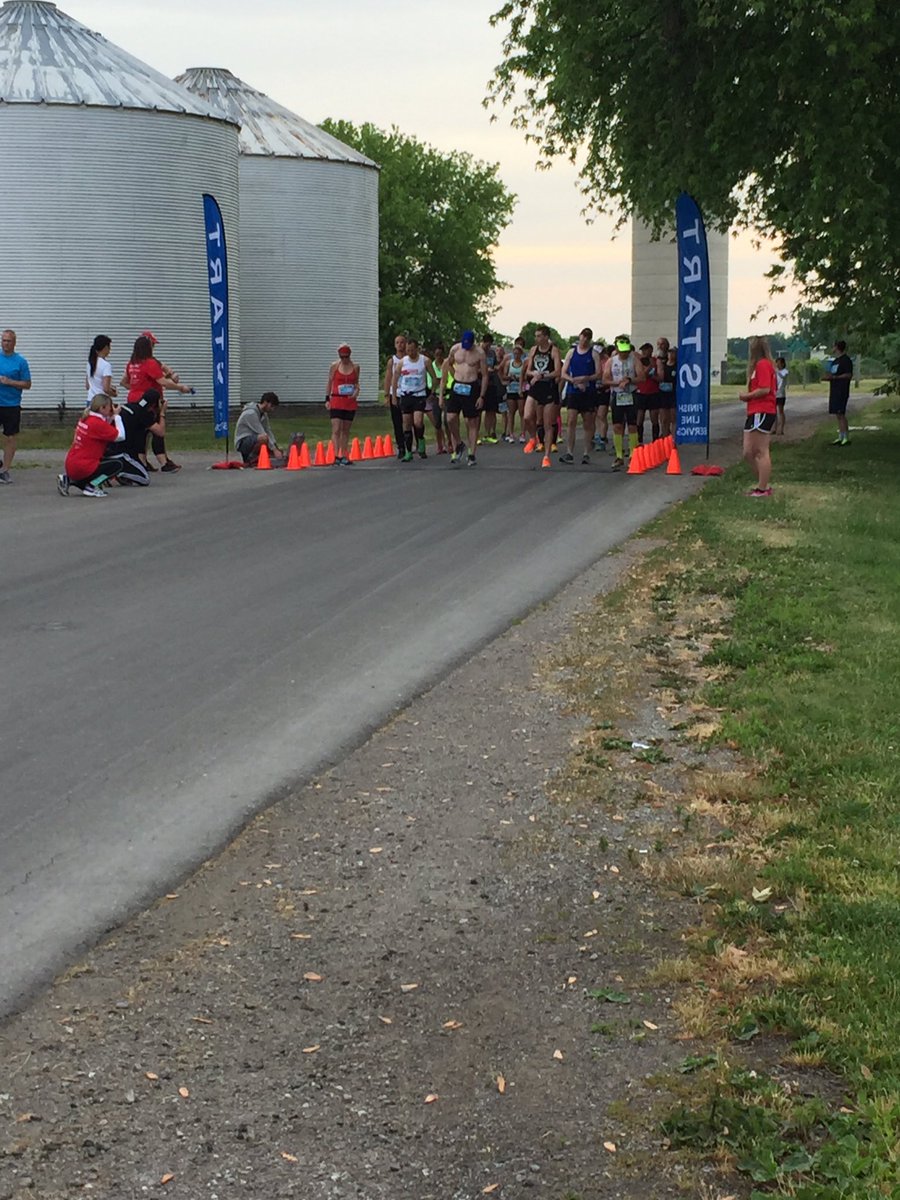 cranfam's tweet photo. Lining up for the start #fullmarathon #portrowan #ilovenorfolk @SCRaceSeries https://t.co/tcq0XeaiVC