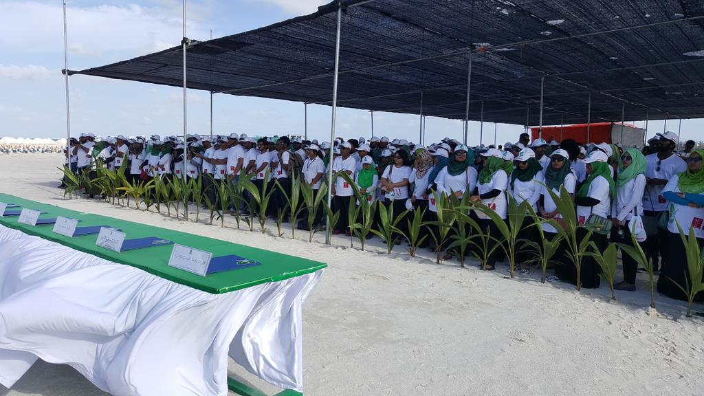 aaroamv's tweet photo. Aaroa tree planting event starts!
#hulhumale #grandmaahefun #4thofjune https://t.co/PLIi3E38m3
