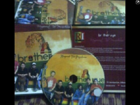 Cd album perdana brother uye "mempererat tali persaudaraan"