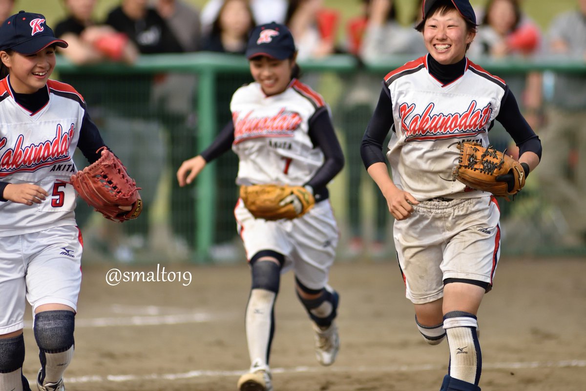チョコパン Twitterren 第62回秋田県高校総体ソフトボール競技女子 ファールフライをダイビング好捕して引き上げる角館の2年生遊撃手 佐藤広菜さん 右 打球への一歩目の反応に特別なものを感じ父兄の方にお聞きしたところ 小学生の頃は野球少女だったとのこと チョコパン Twitterren 第62回秋田県高校総体ソフトボール競技女子 ファールフライをダイビング好捕して引き上げる角館の2年生遊撃手 佐藤広菜さん 右 打球への一歩目の反応に特別なものを感じ父兄の方にお聞きしたところ 小学生の頃は野球少女だったとのこと