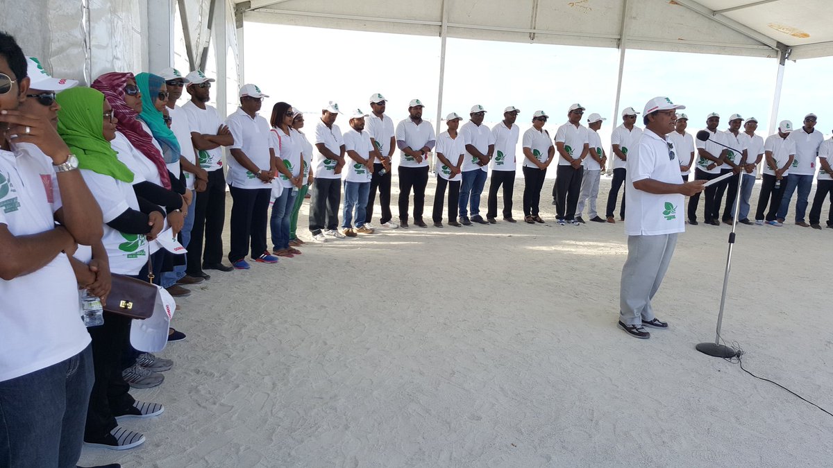 #HappeningNow
#aaroa #hulhumale #grandmaahefun #4thofjune #mavesdhaanan #15institutions