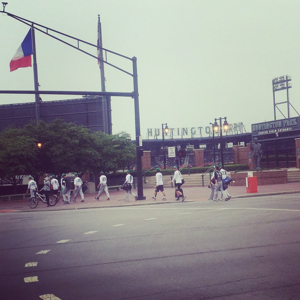 BadinBaseball's tweet photo. Ready to rock! https://t.co/TUvUQGGuL7