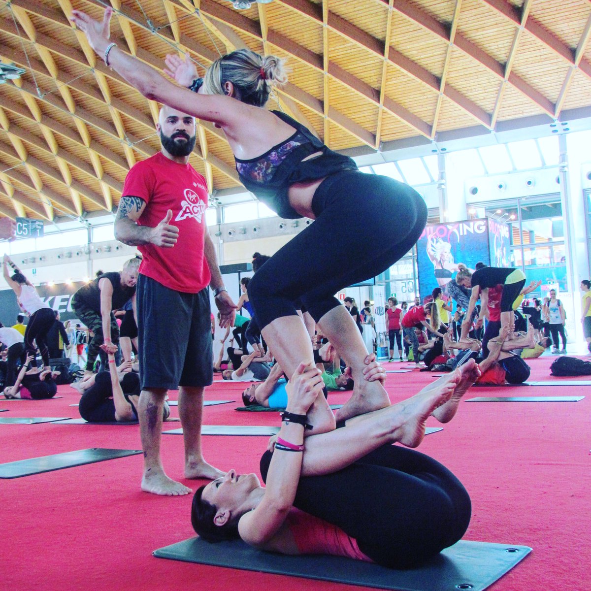 DanielaSchicchi's tweet photo. La mia prima volta... #acroyoga #FitAndChic #riminiwellness16 #dehatakeover https://t.co/xSE1WcSUIX
