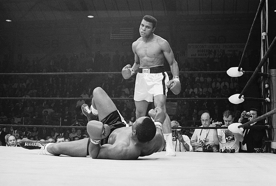 SCSMoving's tweet photo. RIP #MuhammadAli. You will always be the greatest. #strongcollegestudents #scsmovers #moving #legend #boxing #RIP https://t.co/9n9B3Lq7ug