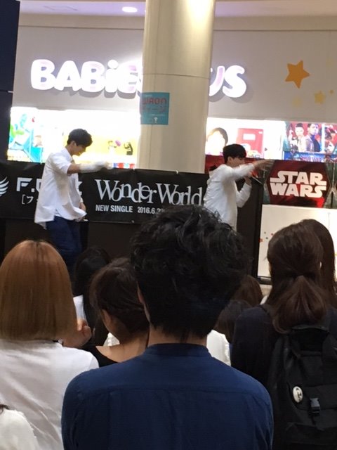 FOTOS /VIDEO -F.CUZ en Itami Aeon Mall 20160604 CkGwE7TUUAEq0Jc