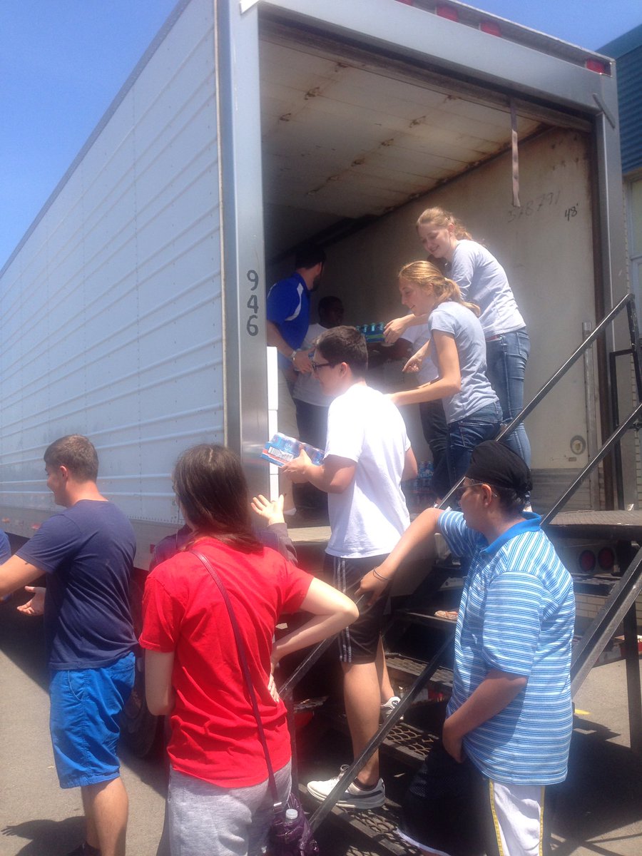 OP_HWDSB's tweet photo. OP students helping out with 50th Reunion preparations...thank you! @op50reunion @HWDSB https://t.co/K5VByjTIio