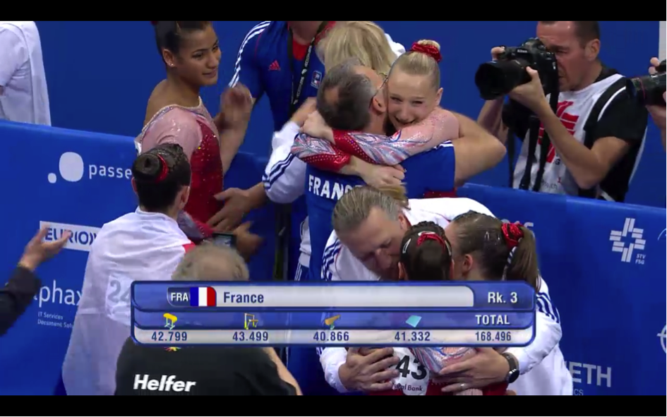 ClaireJcbsn's tweet photo. Fiers d'elles, bravo les filles ! #echbern2016 https://t.co/tQ8q7yW6Ud