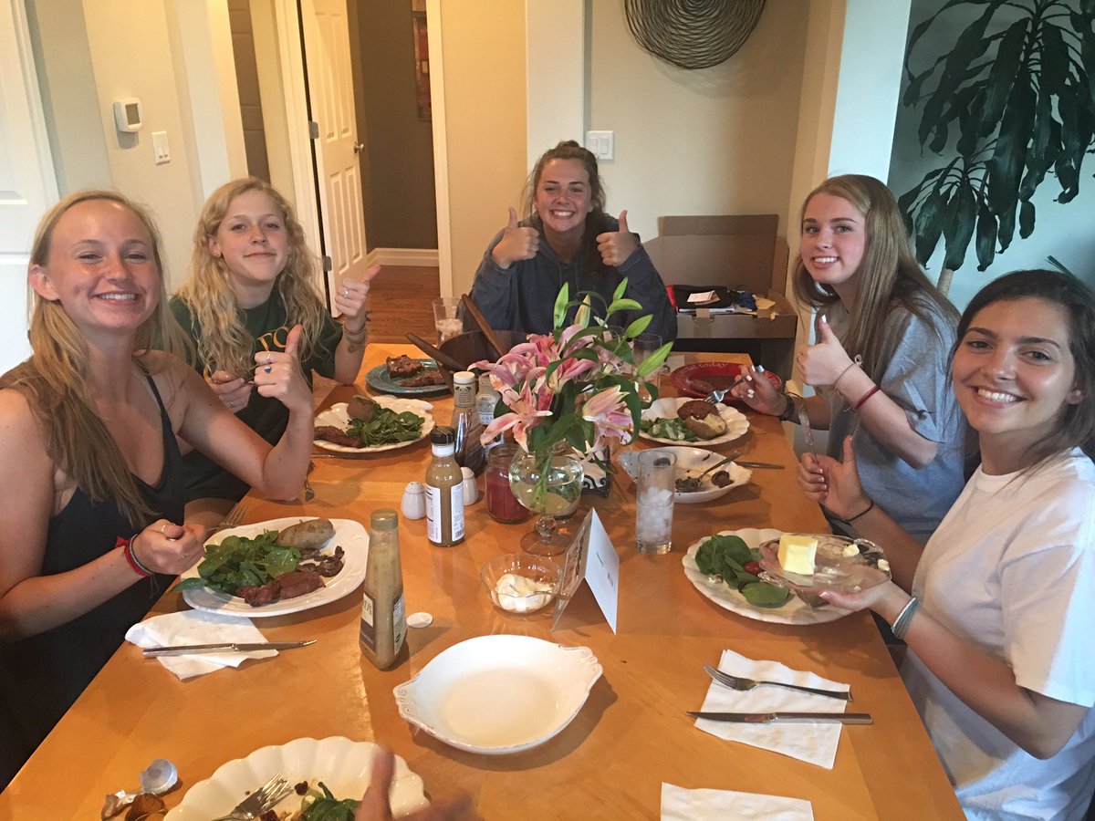 DevilsPitchfork's tweet image. Grubbin' steak dinner for these graduates! Sponsored by JoeManPappaJoe!