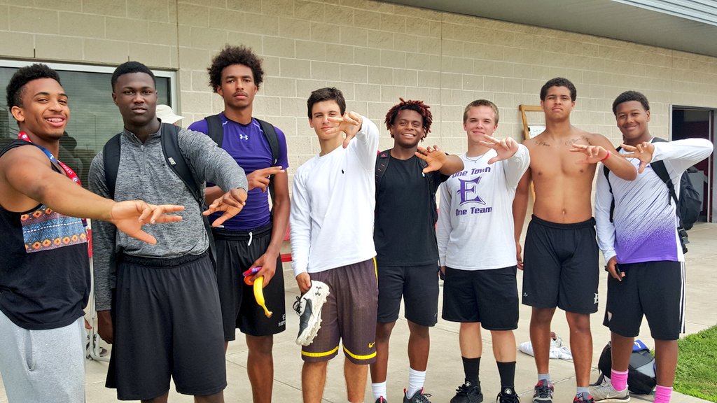 FanstandATX's tweet photo. We love #Elgin #BSQT🏈 https://t.co/MnMIi86I7D