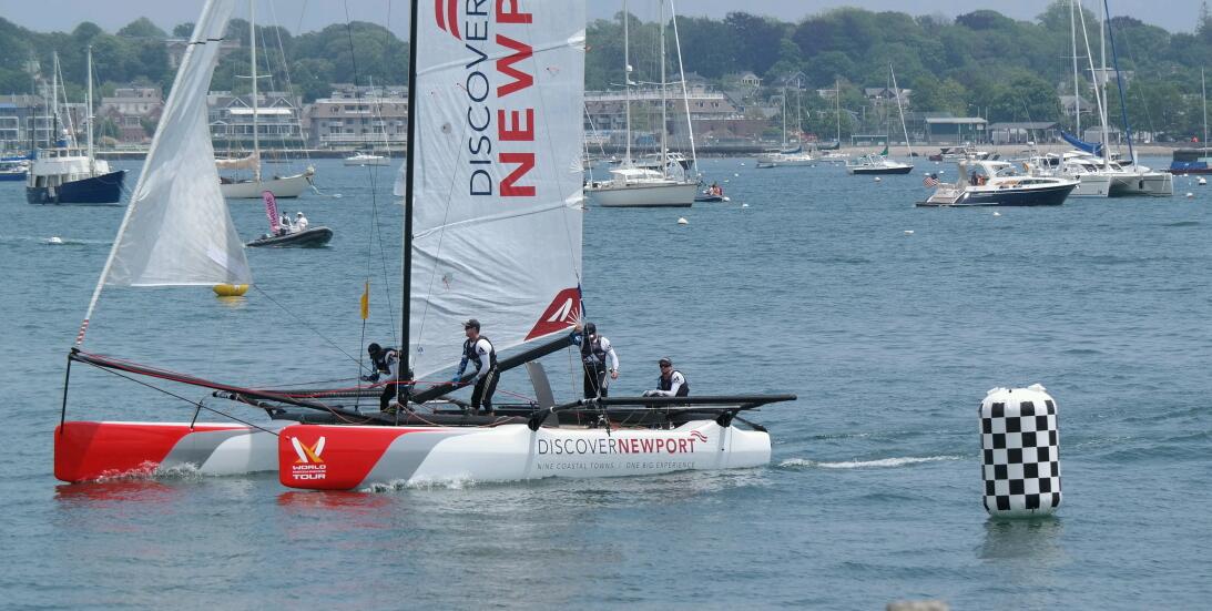 Canfield gets the first finals berth, beating Williams 2-1. #wmrt #wmrtnewport @gacpindar <a href="/usonesailing/">USoneSailing</a>