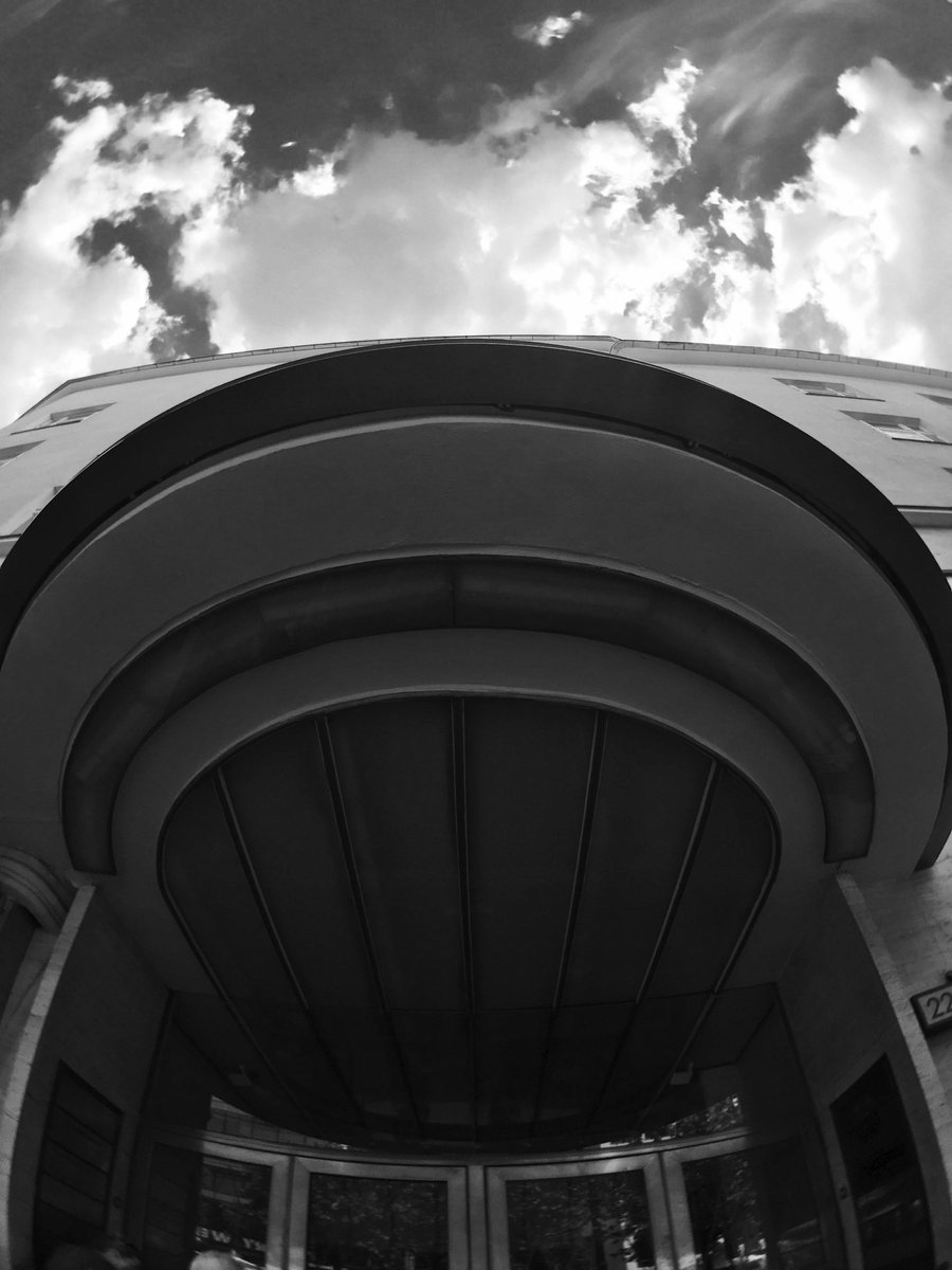 woLeonard's tweet image. Hier ein paar Bilder der heutigen Fototour #Kinoarchitektur von Apple und @EyeEm: #AstorFilmLounge