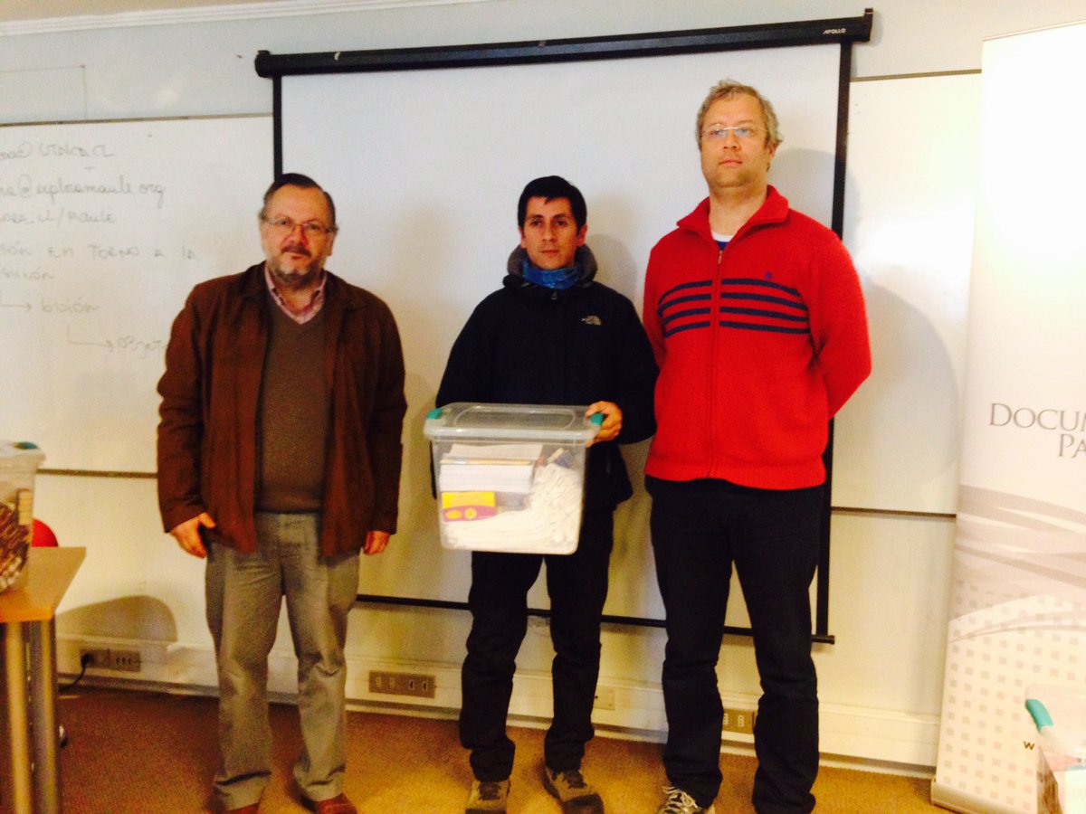 AHORA: Christian Hausser y Pedro Zamorano @UTalca entregan los #KitPatrimonial a los docentes de @Cpatrimoniales
