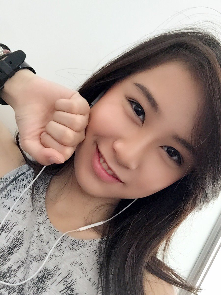michelleeeck99's tweet photo. O B O B 😴😪 bowbow duls ~ Good Nitee 😩😩 おやすみ 
Biar pada melekkk yaa !! 😊😁😄 https://t.co/CGnvNQhgH1