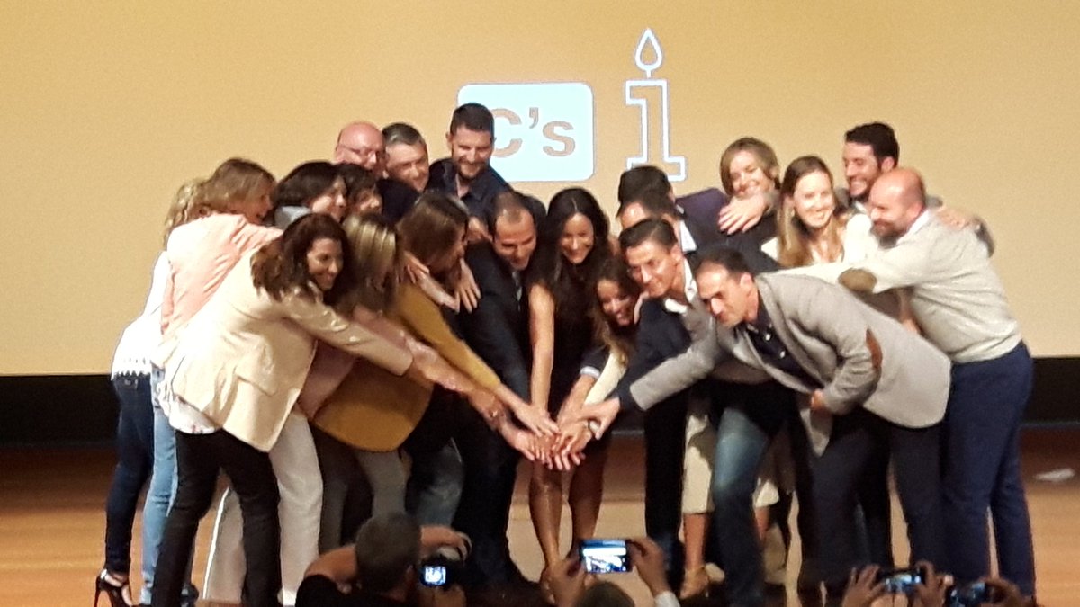 cuervosalamanca's tweet photo. Cs es especial, manos unidas formando equipo, Adelante ! https://t.co/uqI7cW8m5c