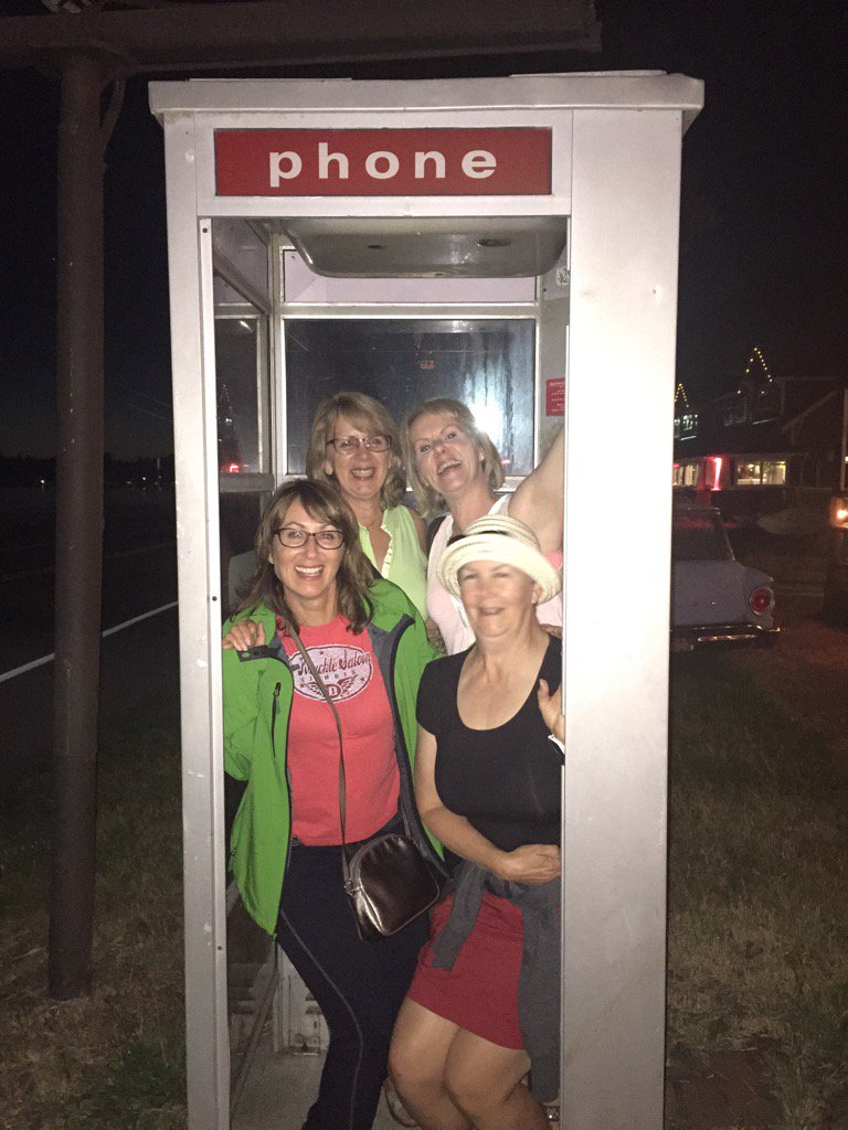 TammyRea1's tweet photo. Thanks for the great night in Birch Bay @serena9dunn #NewFriends #Dinner #Dancing #Wine #Karaoke #Memories #WIL https://t.co/27n7eQMotY