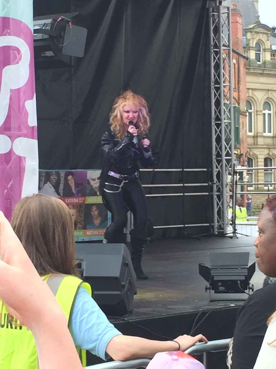 LisaWright_'s tweet photo. Kelly Wilde is the first act up, belting out Holding Out For A Hero. And rocking some serious leather. #80sfunfest https://t.co/l1dNxwchbg