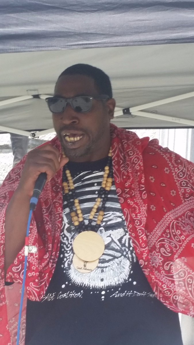 ByronMarshall01's tweet photo. Messiah speaking at #ReentryAwareness Rally Trenton Battle Monument https://t.co/RlYH6xtPxN