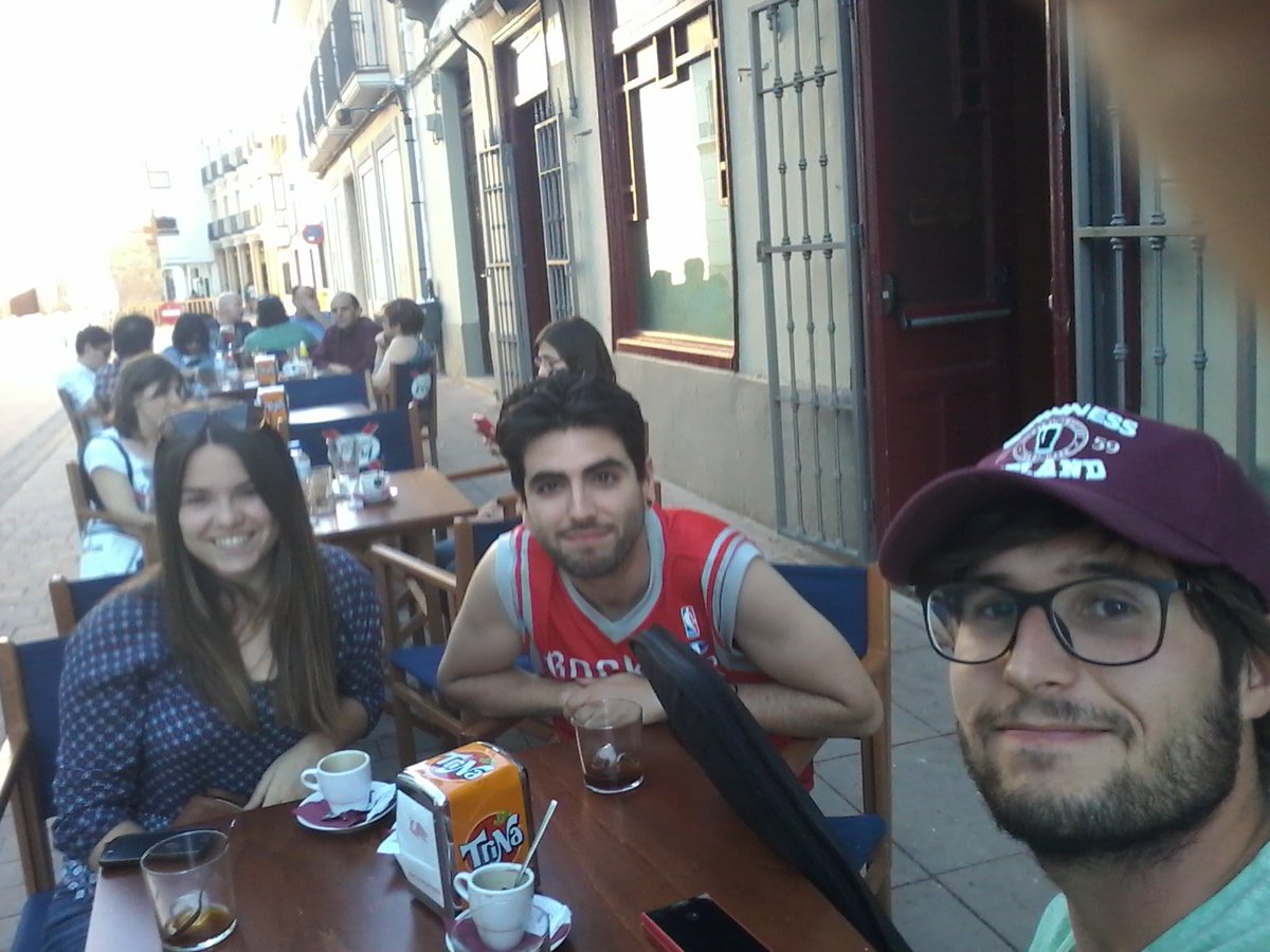 StraperloBand's tweet photo. Nos vemos esta noche a partir de las 21:30 en la chancla!! https://t.co/XfHQDC064k
