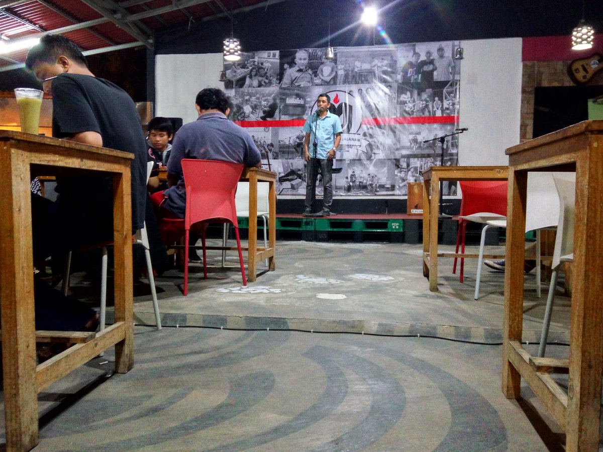 Dibuka  bang <a href="/andivox/">Andi Malewa</a> untuk #SinabungMemanggil ..
Mari dage kita kerina

Mejuah juah