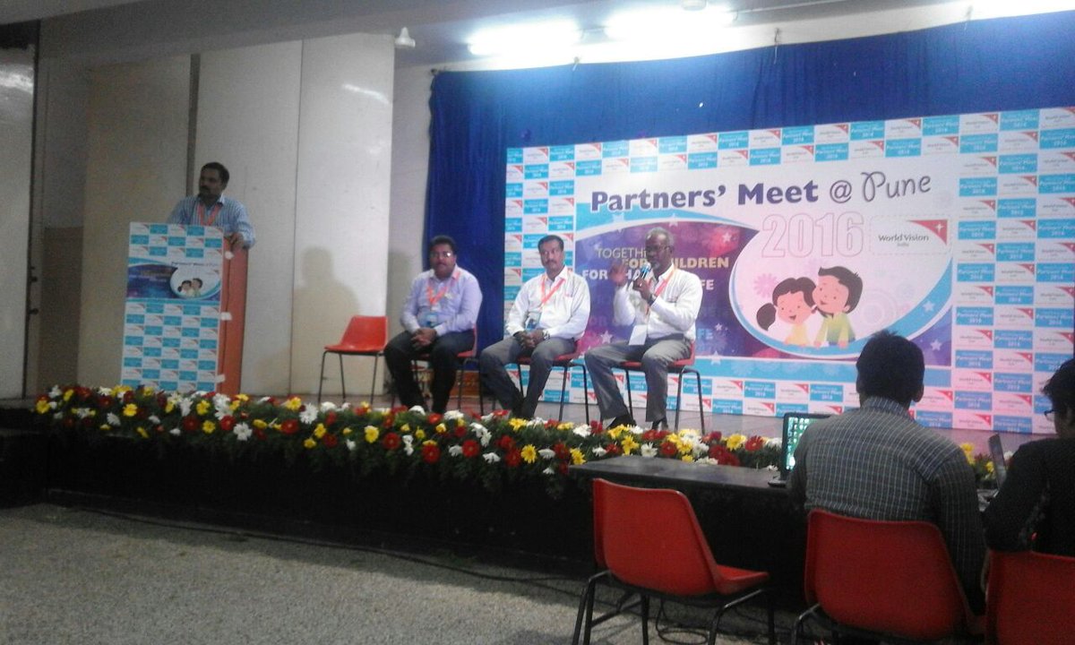 SunithaJustin's tweet photo. The WV panel answering sponsors queries #PunePartnersMeet @fragrance1428 @sonyvthomas https://t.co/6Xj0aqvy9N