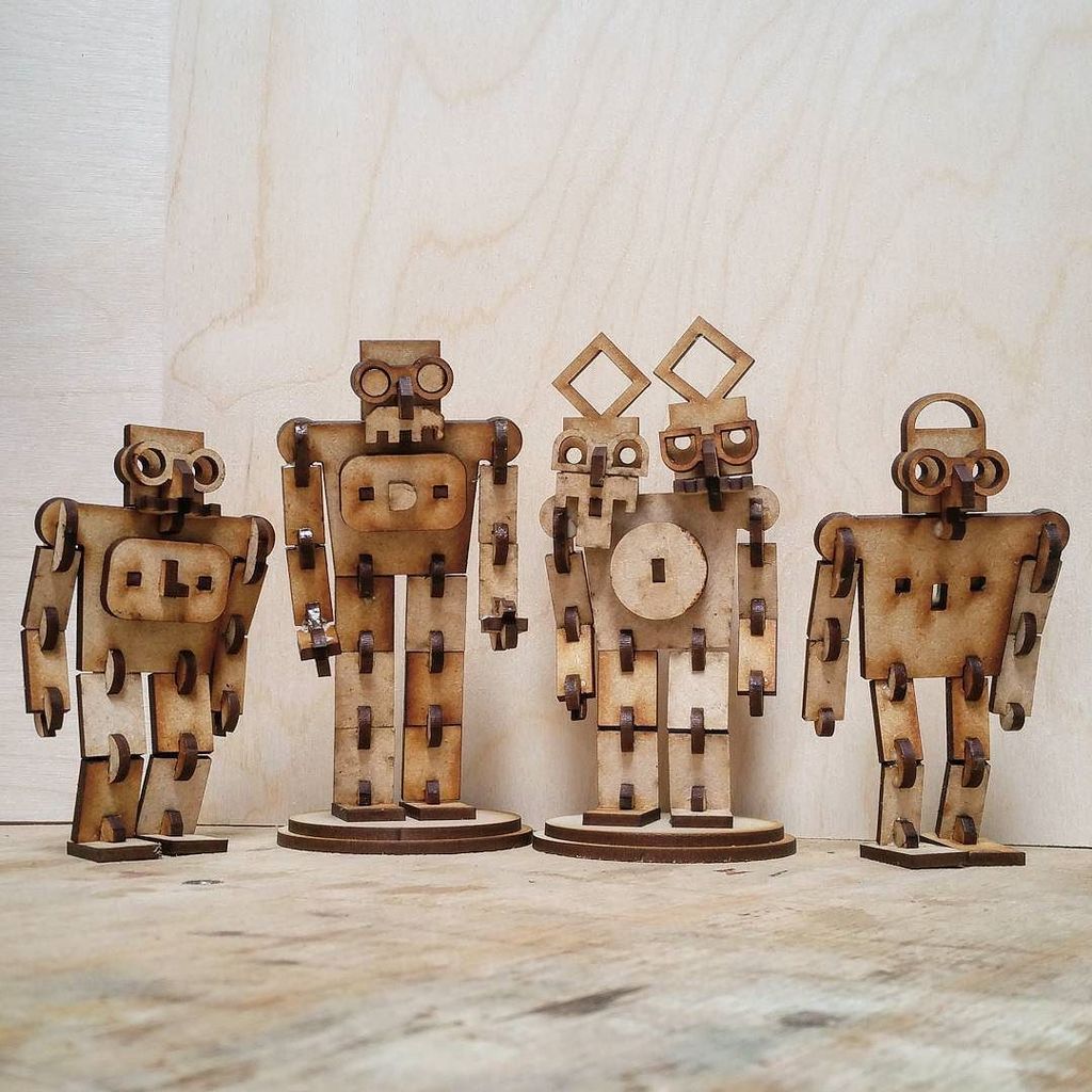 makers555's tweet photo. Mum, dad & the kids just did a laser workshop at Makers! #lasercutting #crafts #making #sheffieldissuper #southyork… https://t.co/cqvXtbYN2I
