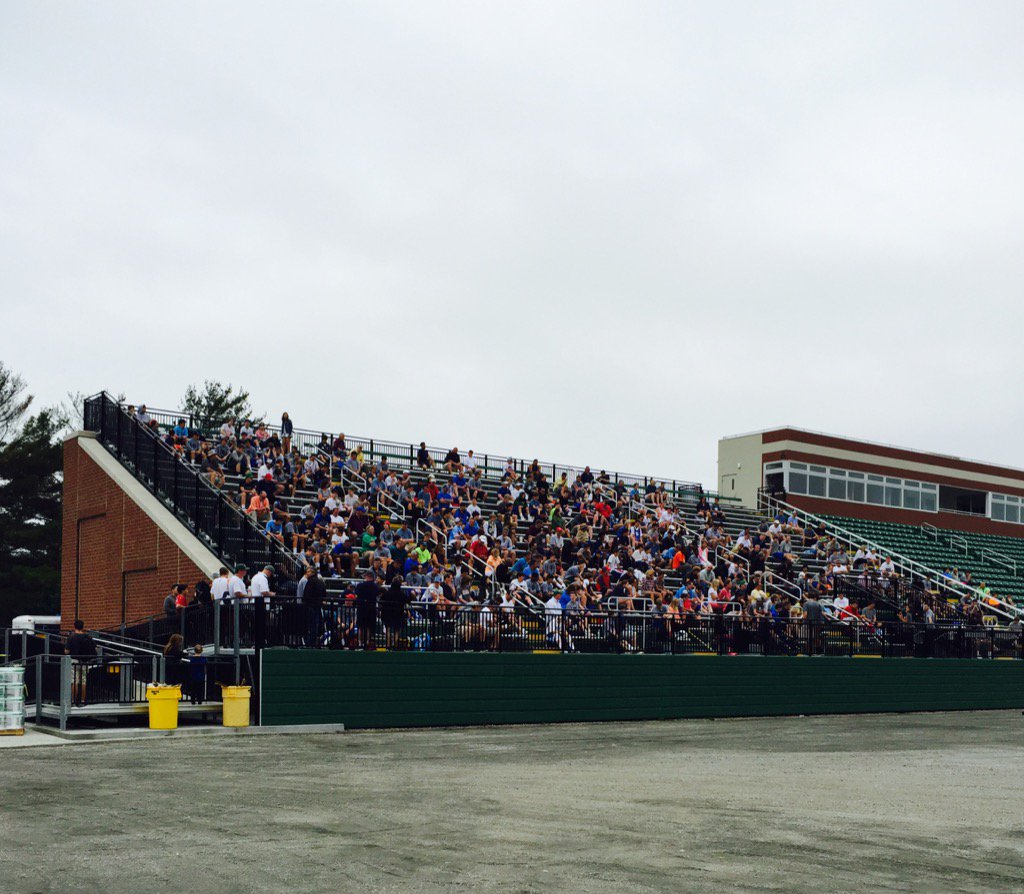 flglax's tweet photo. Stands are filling up at the #FLGBoysPremierShowcase #Letsgetrecruited #Studlete #FLGLAX https://t.co/DjJxniLtpO