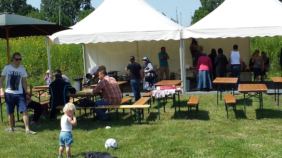 Heerlijke middag met vluchtelingen &amp; #RT87. Sportfun op #LeeuwarderCamping Froskepôle <a href="/haaimapeugeot/">Haaima</a>
