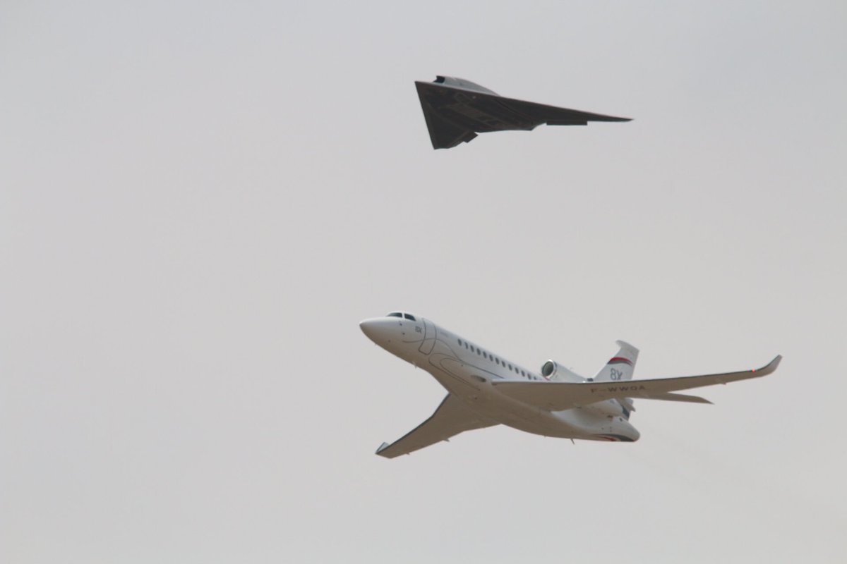 BOECKLERFred's tweet photo. Breaking!World premier!An UCAV in flight during a show!Awesome!Higher Together!Proud of Dassault Aviation Great job! https://t.co/my28cg1uEN