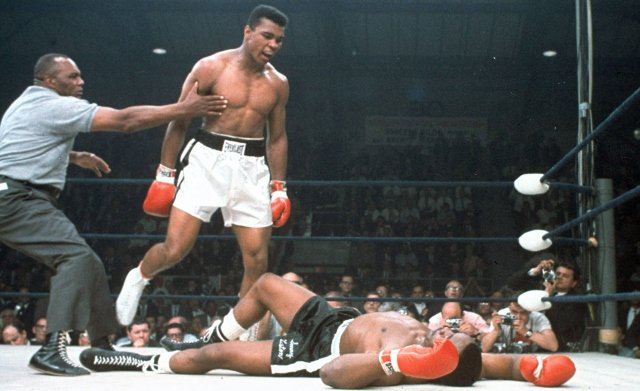 A fight-by-fight look at #MuhammadAli's career milestones bit.ly/24oGxYa?utm_me… https://t.co/oVXFIAqqL8