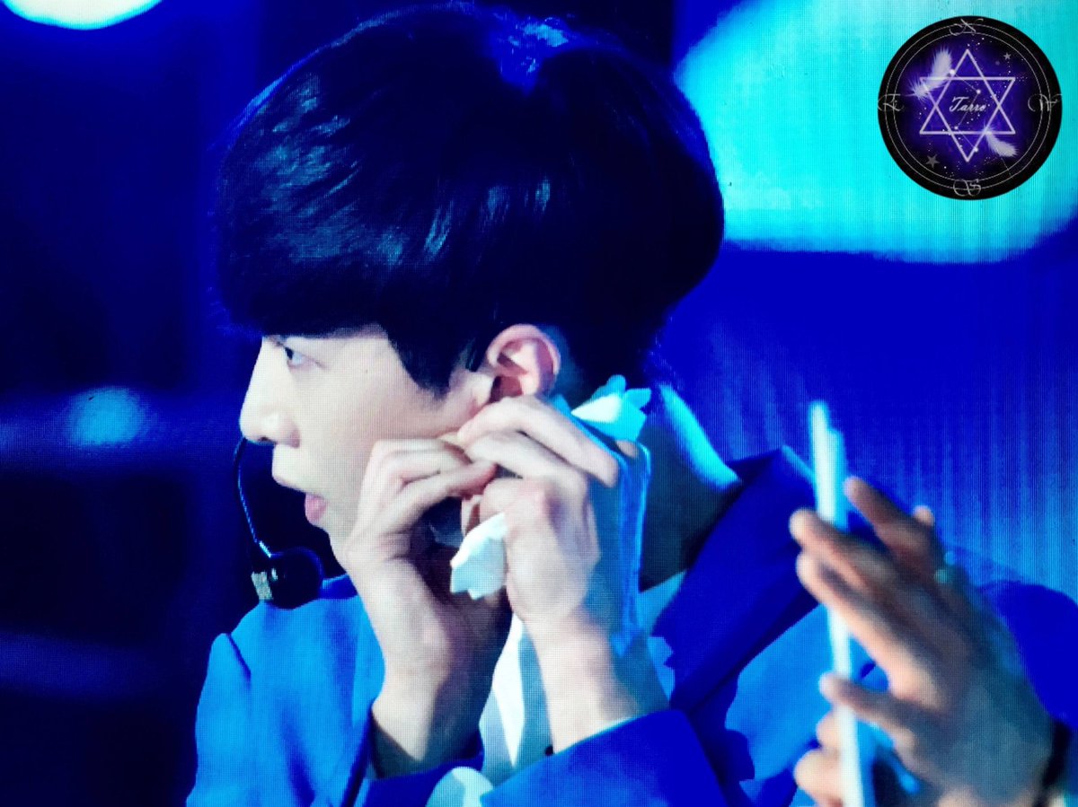 LAY9107's tweet photo. 160604 https://t.co/knHvwl7WxJ