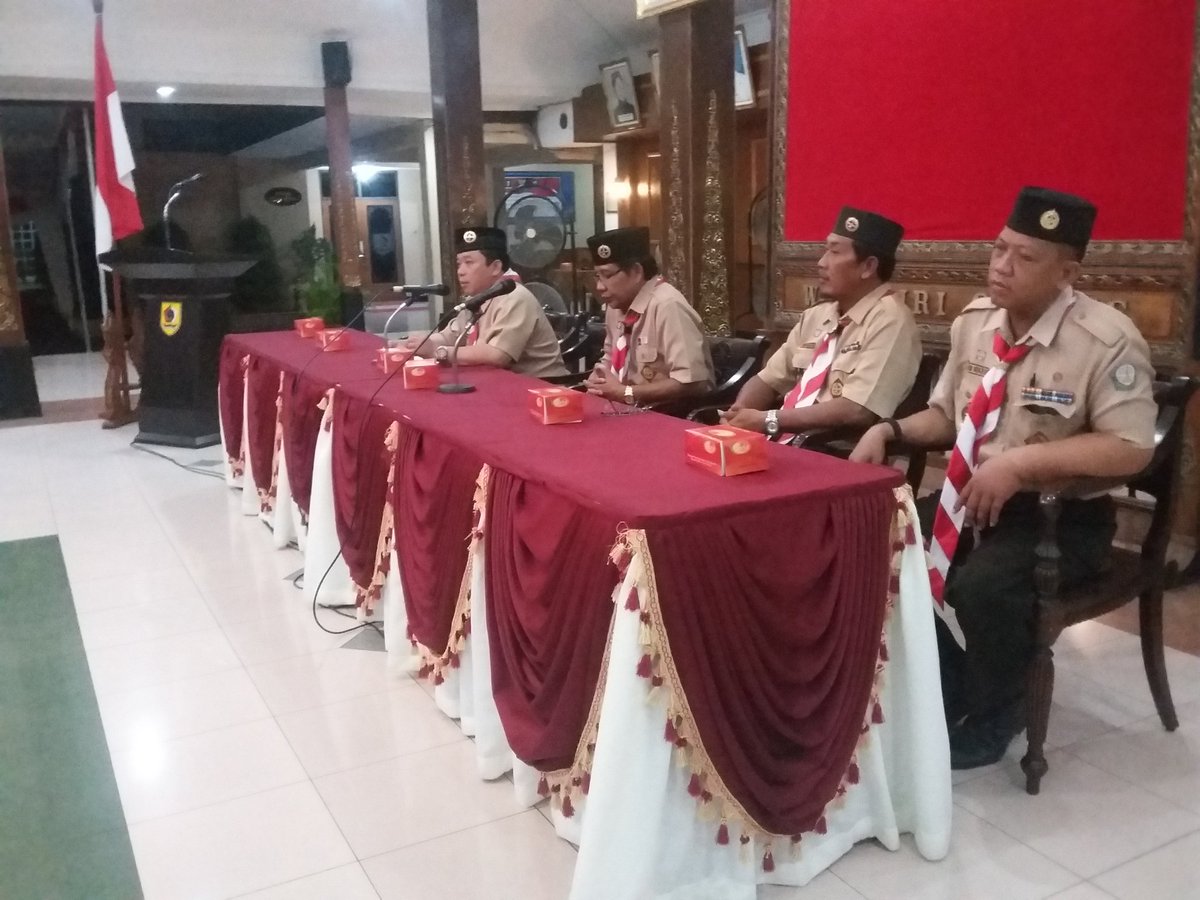 wakilbupatiwng's tweet photo. Audiensi calon kontingen Jambore Nasional Pramuka Penggalang th 2016 pd blnAgustus diCibubur Jkt dg @wakilbupatiwng https://t.co/cpvO3In9e2