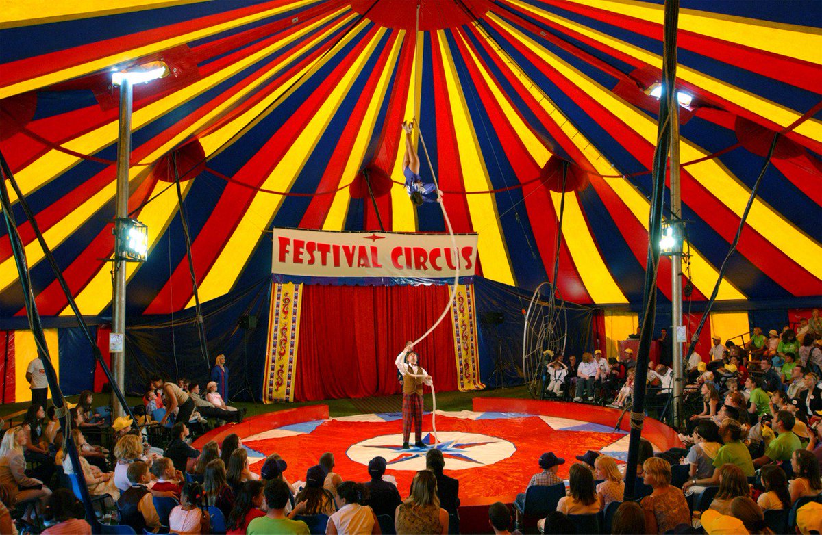 CirqueUSB's tweet image. Existen dos tipos de circo, de carpa o callejero. cual te gusta mas?