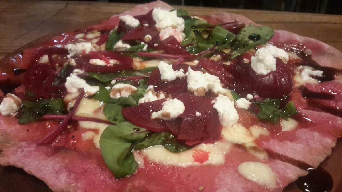 Hoy no dejes de probar la nueva pizza de remolachas de <a href="/1893pizza/">1893</a>