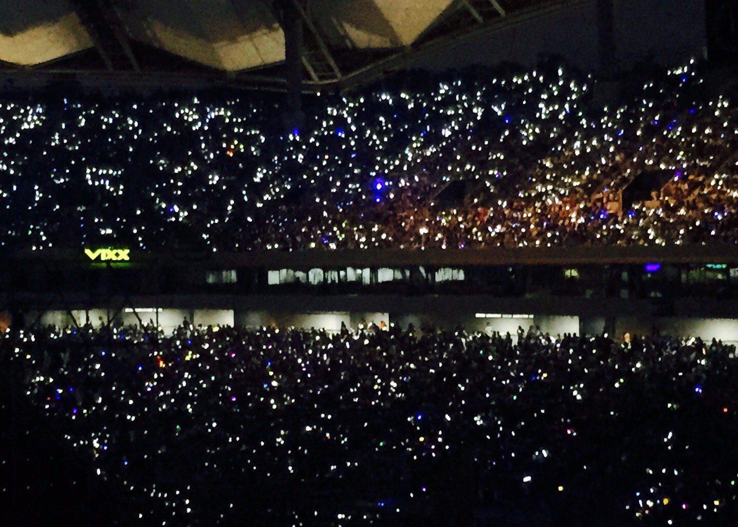 CkHK8pBVEAAdqch.jpg:large