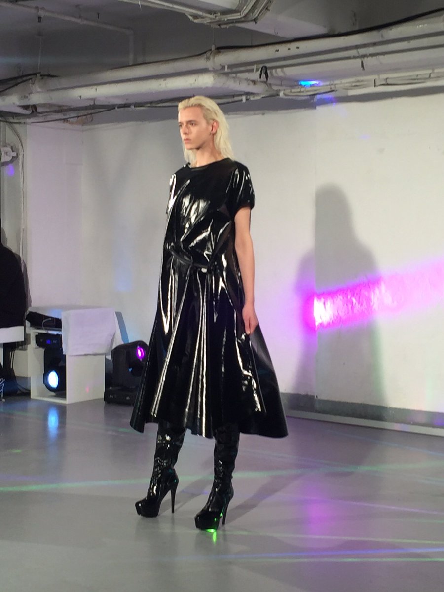FTMDX's tweet photo. Aisling Field design - last nights #mdxfashion16 #mdx16 press catwalk show @MiddlesexUni @FDMDX @FTMDX @OfficialGFW https://t.co/oL59CsTx5d