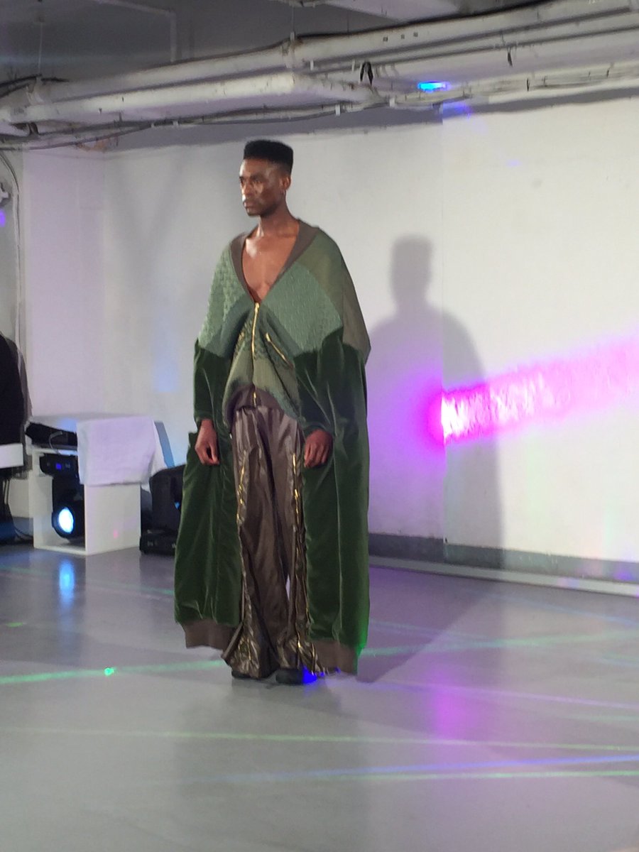 Stephanie Akpakly #weave menswear #mdxfashion16 #mdx16 press catwalk #LDN <a href="/MiddlesexUni/">Middlesex University</a> <a href="/FDMDX/">FashionDesignMDX</a> <a href="/FTMDX/">FashionTextilesMDX</a> <a href="/OfficialGFW/">GFW</a>