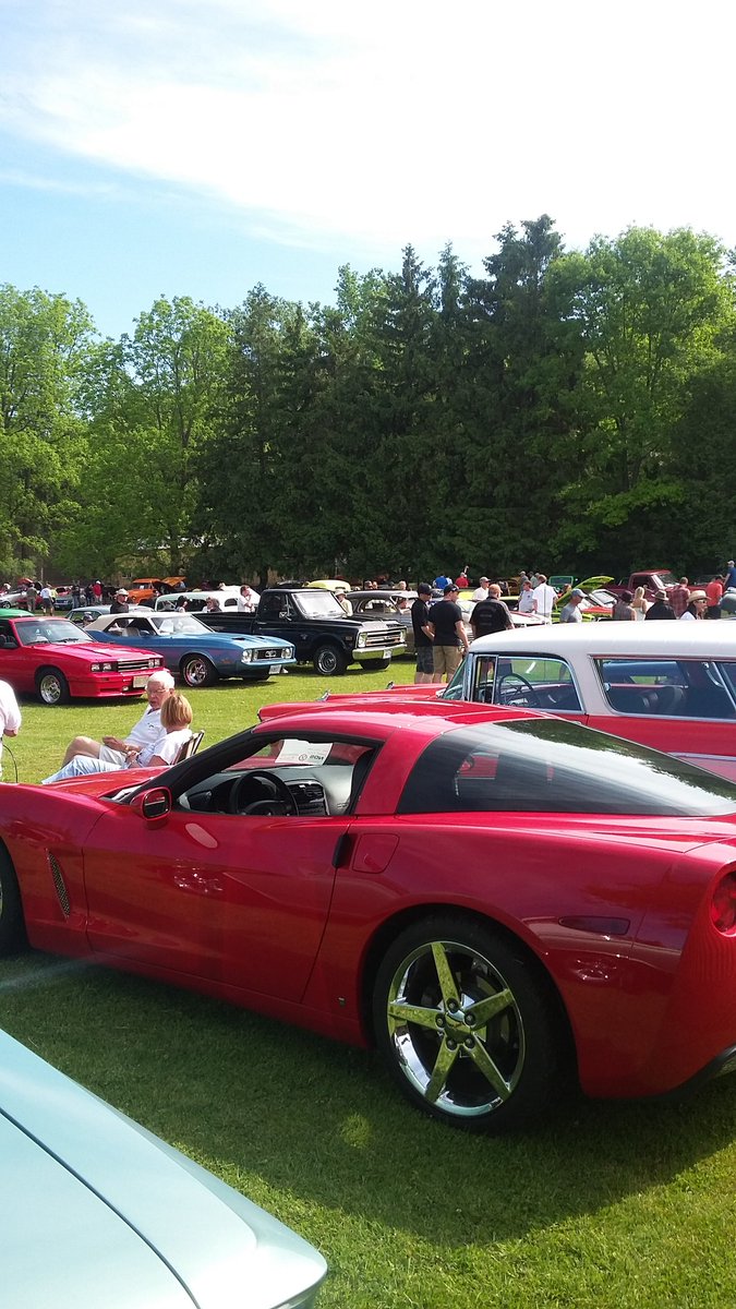 ClassicRock981's tweet photo. The annual Fleetwood Country Cruise In is underway at the Plunkett Estates! Stop by today and see us today until 4! https://t.co/lIYi4vsebH