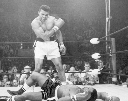 FcRenegade's tweet photo. Goodbye to this LEGEND! #RestInPeace #RIPAli https://t.co/C5lmDdNpGq