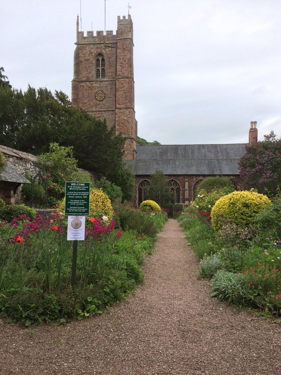 CallyL123's tweet photo. There are worse places to work #Dunster #digvillage #archaeology https://t.co/B3Uh3uqbR8