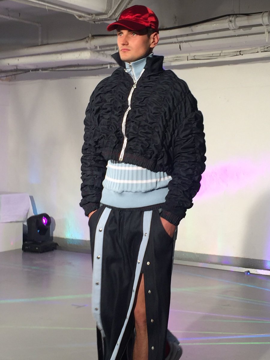 Amie Bell #knit menswear #mdxfashion16 #mdx16 press catwalk #LDN <a href="/MiddlesexUni/">Middlesex University</a> <a href="/FDMDX/">FashionDesignMDX</a> <a href="/FTMDX/">FashionTextilesMDX</a> <a href="/OfficialGFW/">GFW</a> #londonpop