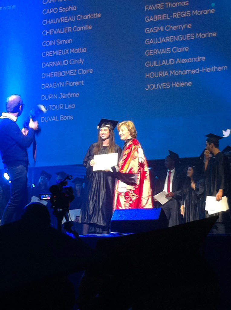 AdeleRiou's tweet photo. #SKEMA #skema16 bravo belle poupe https://t.co/ncXHzOOhbT