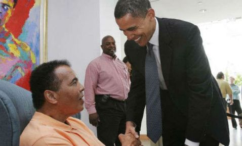 diario24horas's tweet photo. "#MuhammadAli sacudió el mundo. Y el mundo es mejor gracias a él": @BarackObama https://t.co/tdBw4eXajy https://t.co/6Acm7wJSYH