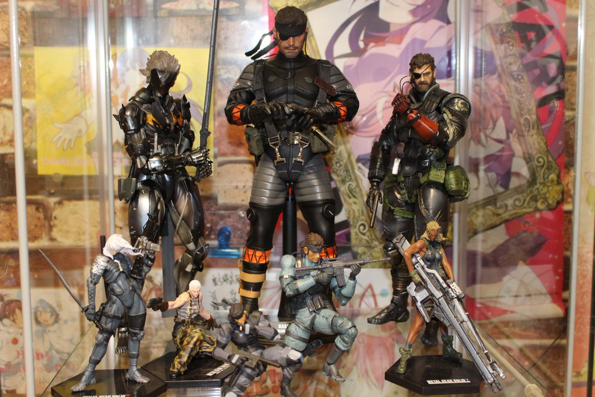 オクタヴィア در توییتر メタルギアエリアを設置してみたけど凄く暑苦しい でもカッコいい おそ松さんじゃないけどスネークも見た目そっくりでヴェノム ネイキッド ソリッド ソリダス リキッドやらいるんだよねぇ Mgs Mgs Mgsvtpp