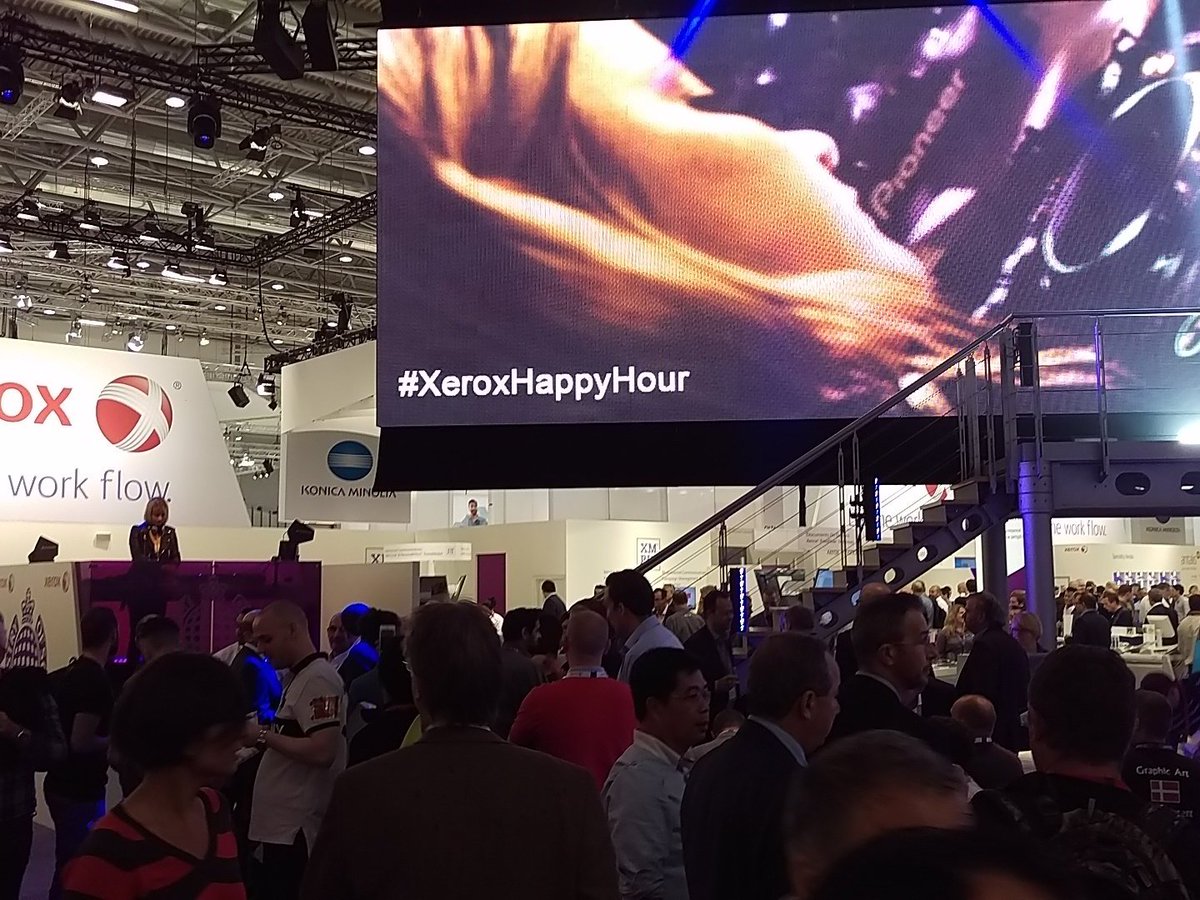 stellaroffice's tweet image. Enjoying #xeroxhappyhour @drupa