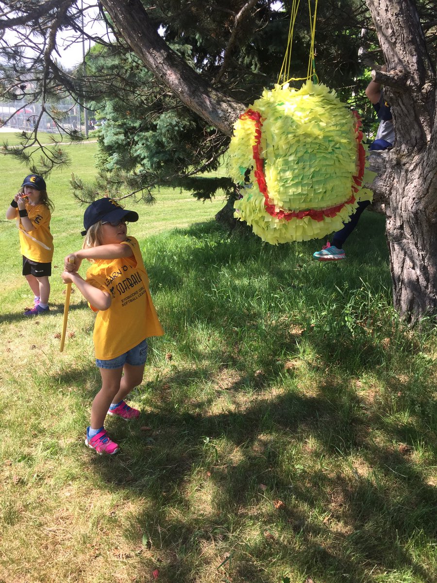 EtobGrlSoftball's tweet photo. Learn to play smacking a softball piñata at #eringate https://t.co/XqbgWwhRHM