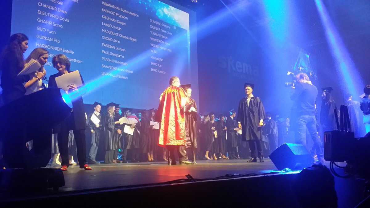 dedounice's tweet photo. #skema16 grand commencement https://t.co/hQg3PEDglY