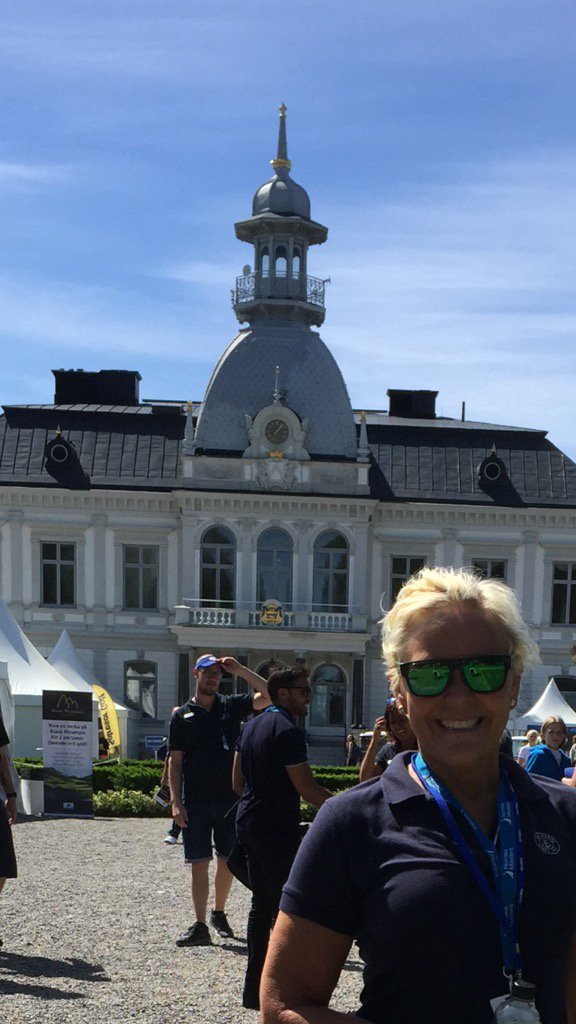 per_mattsson's tweet photo. #Sötis ❤️ @MonaHem1 frontar #Brohof &amp; #NordeaMasters idag! https://t.co/D08N8tcmY2