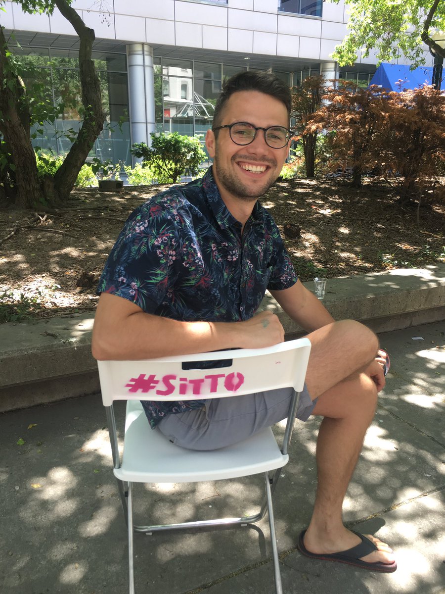 elnonline's tweet image. Have you seen a #SitTO chair in #Toronto today? Neat #100in1day intervention by DiverseCity Fellow &amp;amp; ELNer @stasu16!
