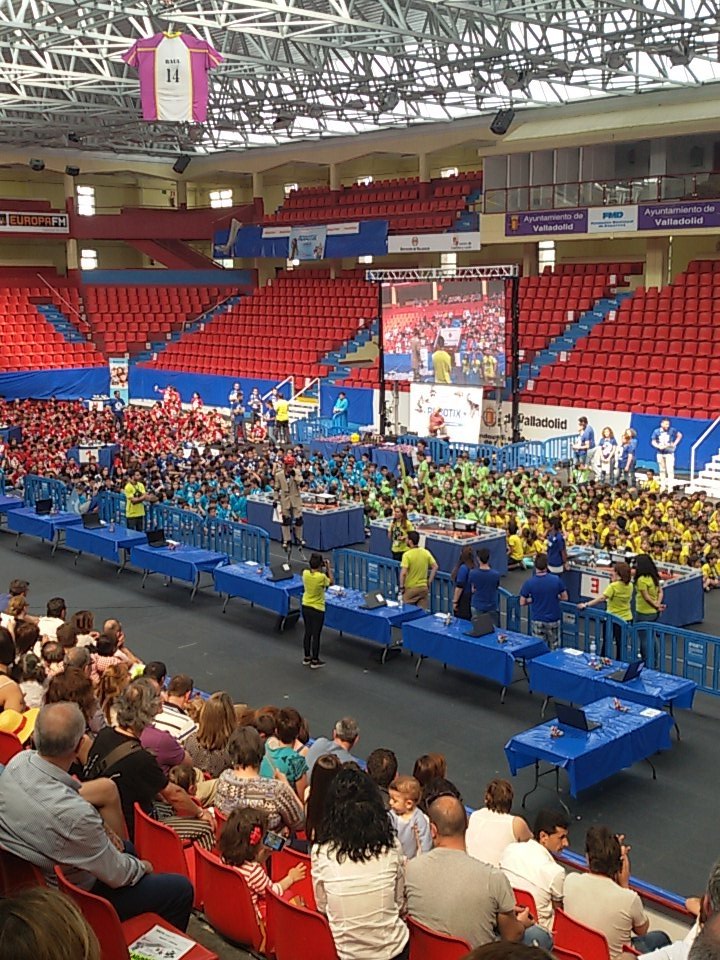 #Robotix #Valladolid #Educaingenio mi hijo participando que orgulloso que lo disfruten todos los niños